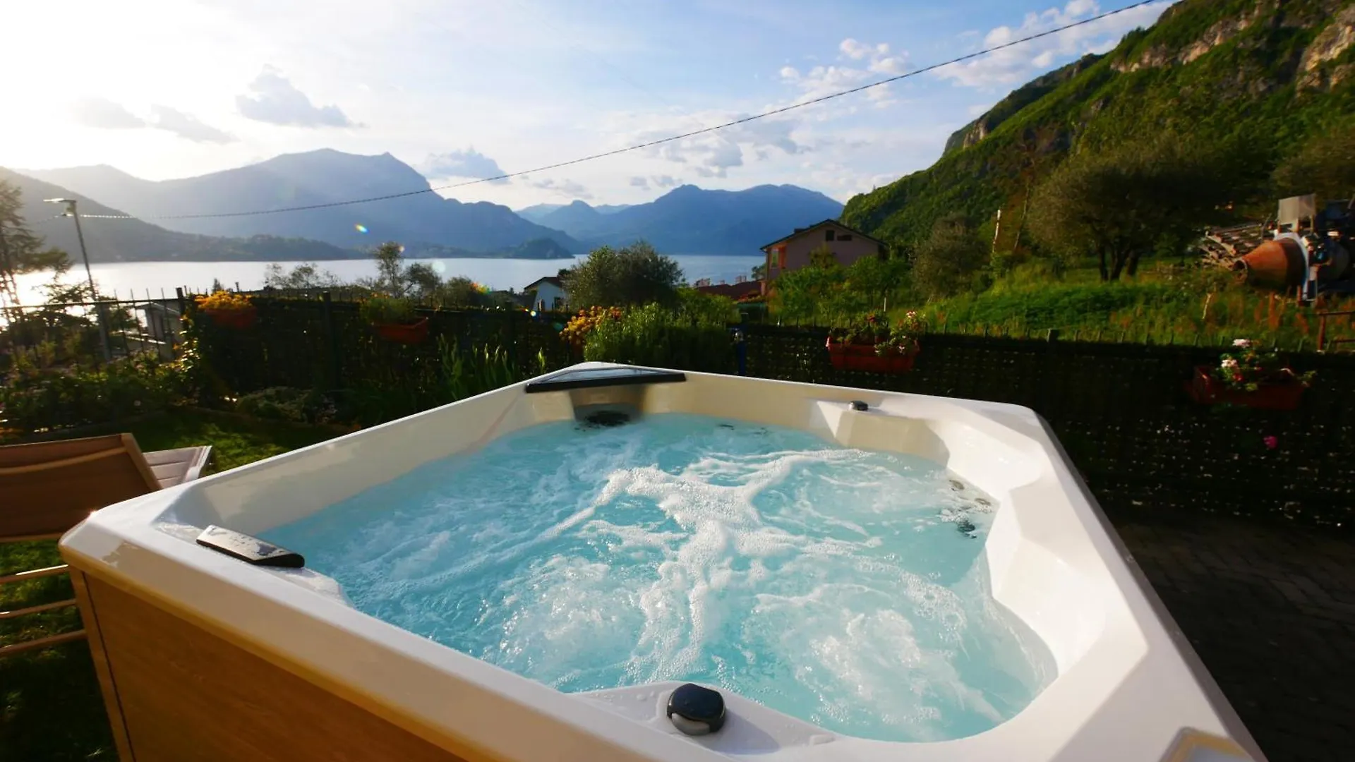 Garden Jacuzzi Lake View Lierna