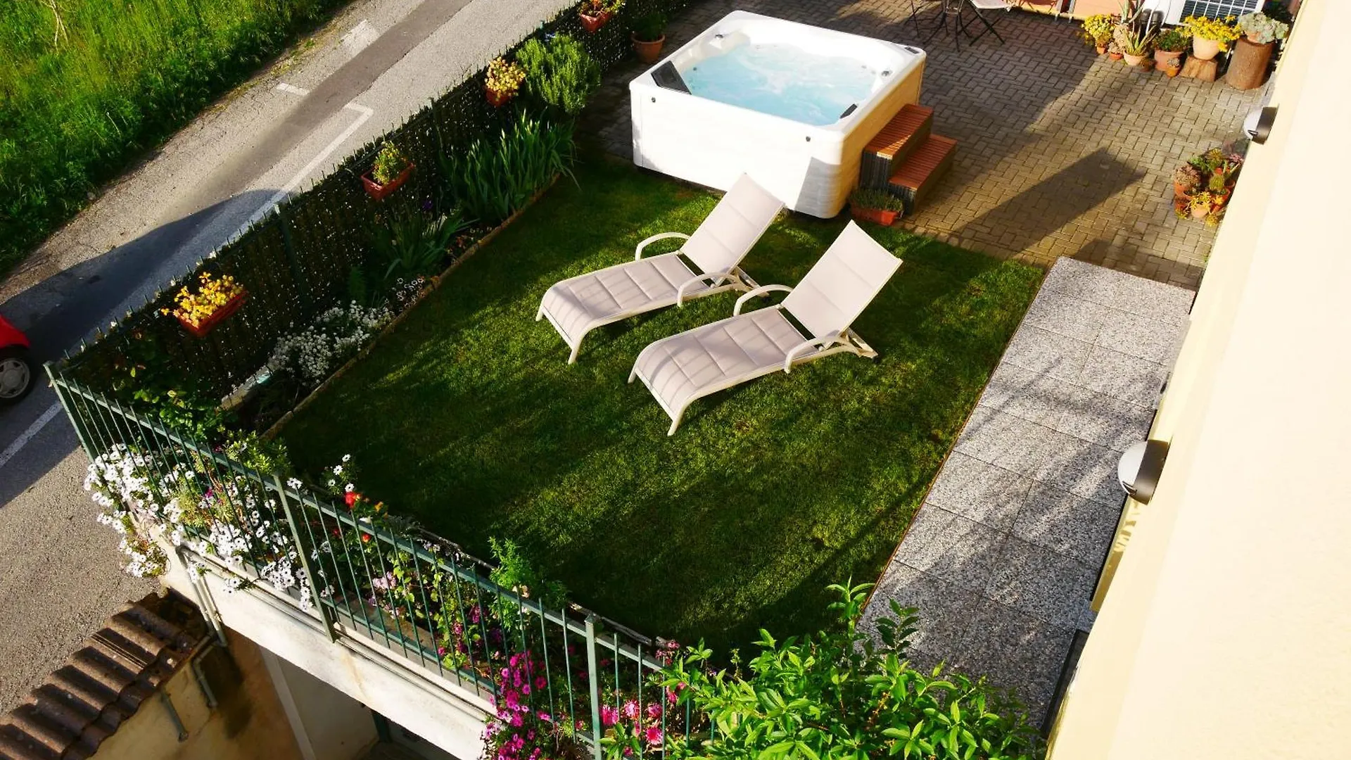 شقة Garden Jacuzzi Lake View ليرنا